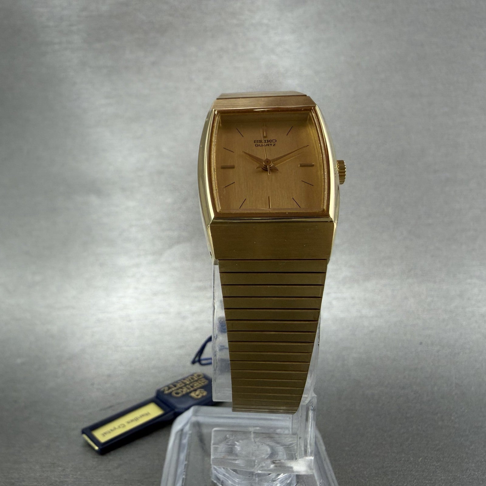 Seiko Tank Watch Women 20mm Gold Dial Gold Tone Rectangle 8Y215029 New Batt NOS5