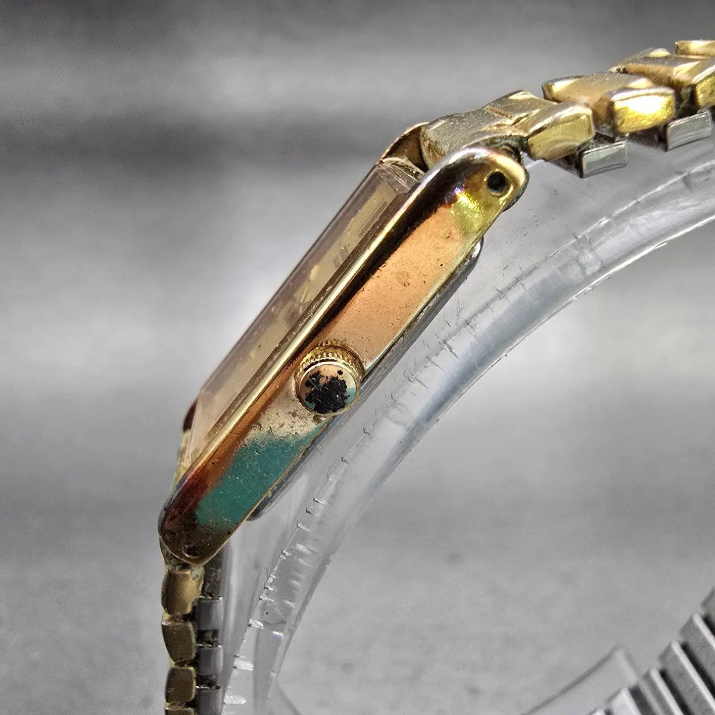 Seiko Watch Women 12mm Gold Dial Gold Tone Rectangle 2E20-5239 New Battery VTG2