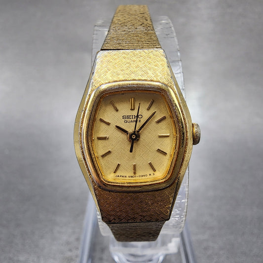 Seiko Watch Women 17mm Gold Dial Gold Tone Hexagon 4N015029 New Battery0