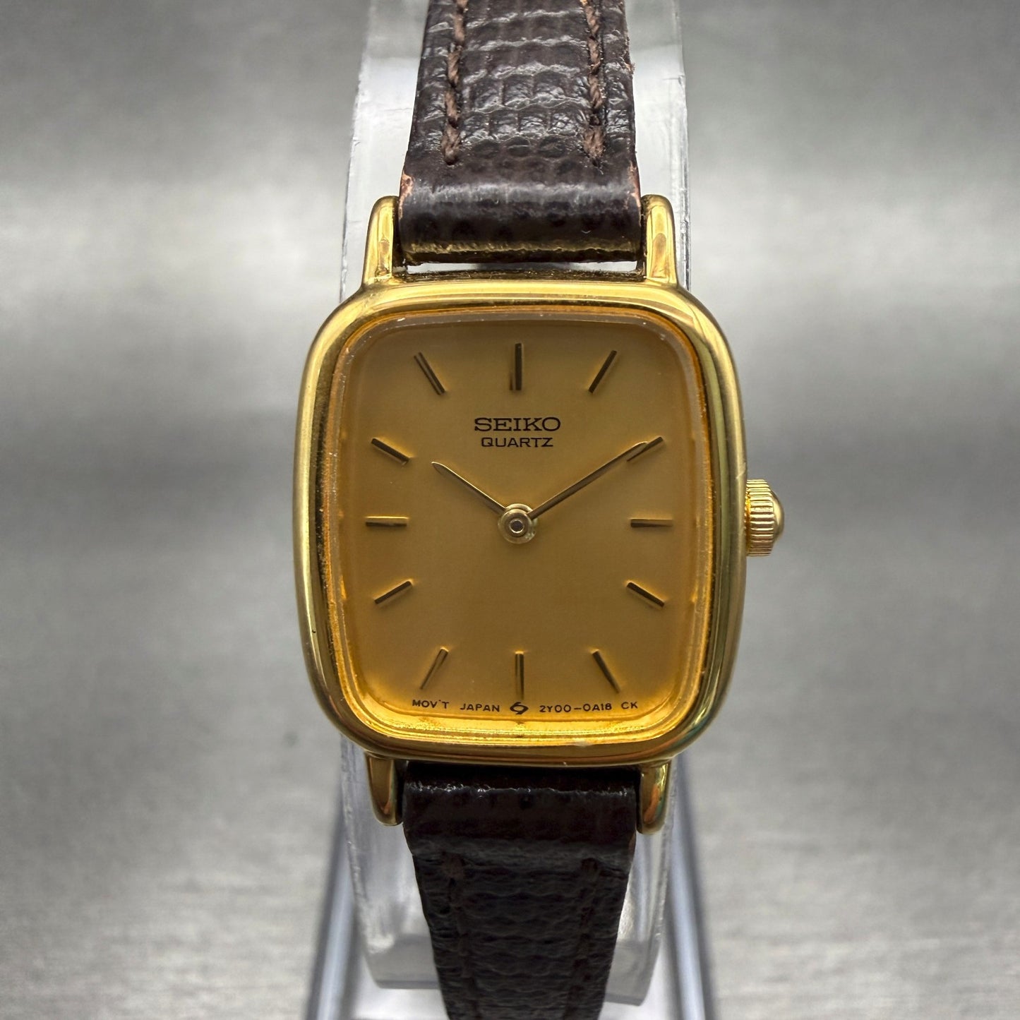 Seiko Watch Women 17mm Gold Dial Gold Tone Rectangle 2Y00-5A00 New Battery0