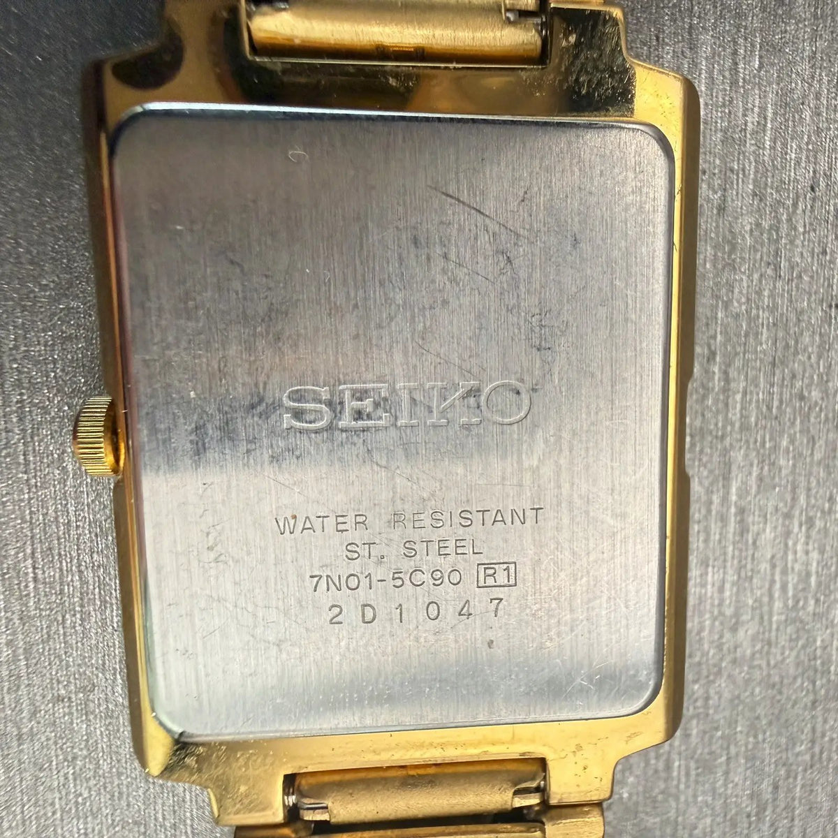 48304700