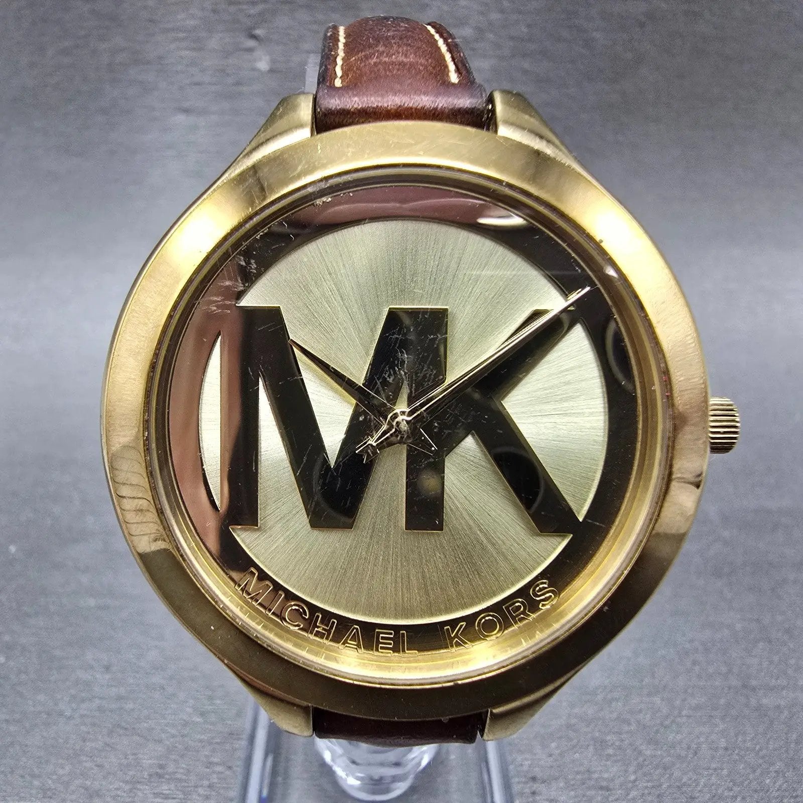 Michael Kors Runway Watch Women 42mm Champagne Dial Gold Tone MK-2326 New Batt H0