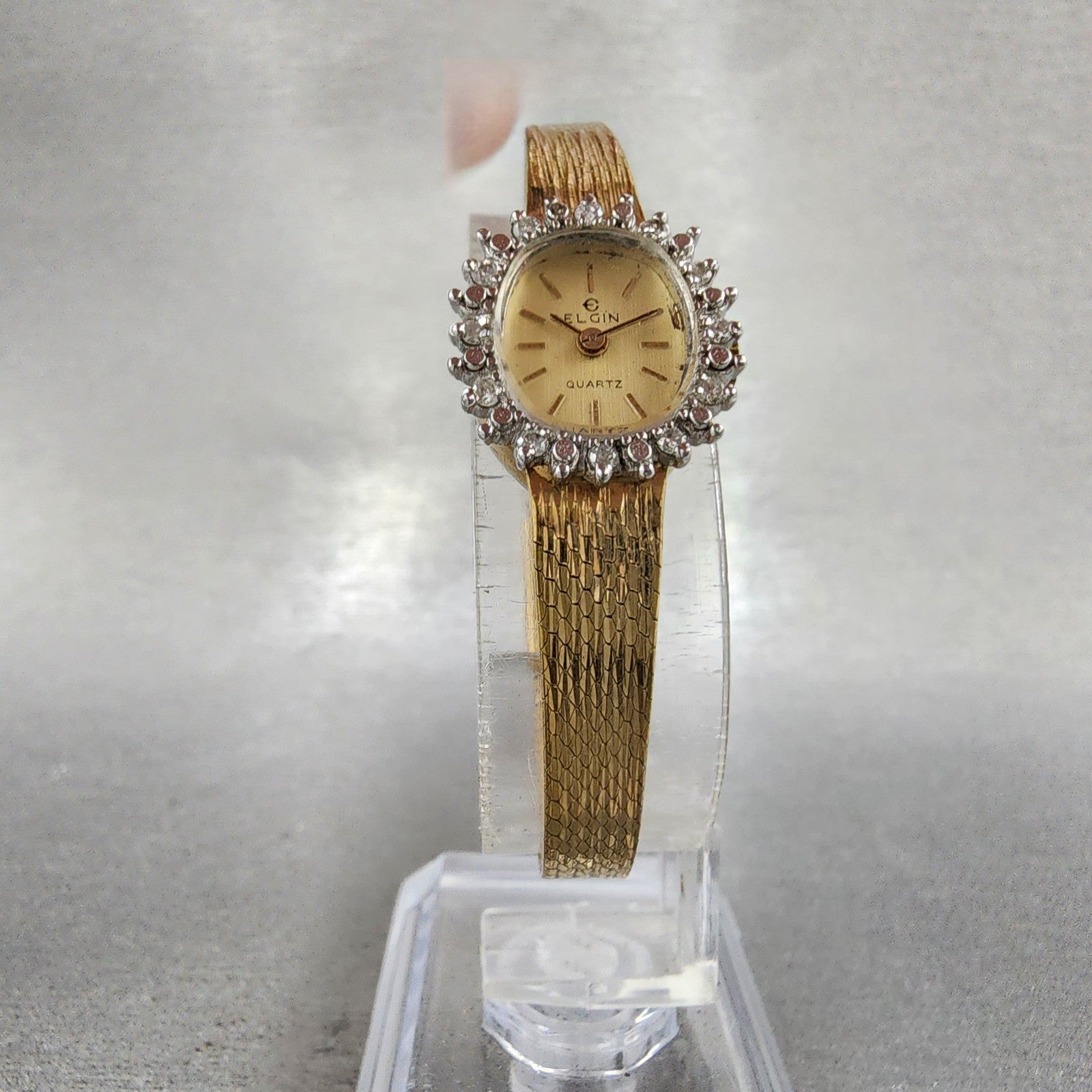 Elgin Watch Women 15mm Champagne Dial Gold Tone Oval Diamond bezel New Battery5