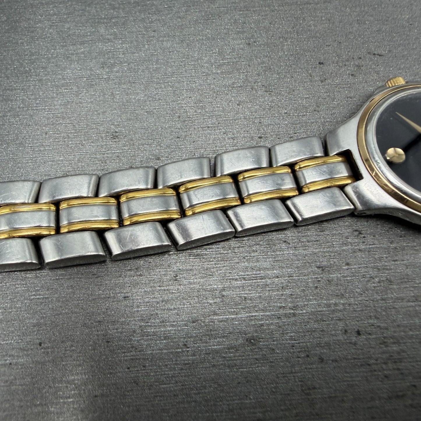 Movado Museum Watch Women 24mm Black Dial Two Tone Round READ!!!! 81-E3-828 Runs6