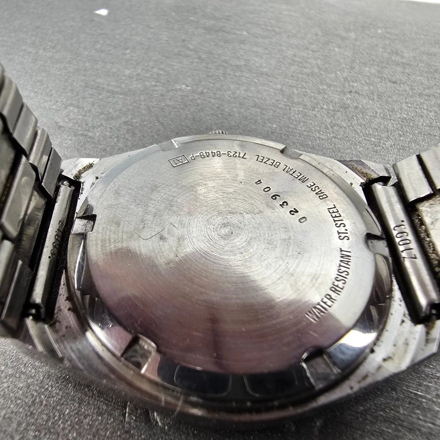Seiko SQ Watch Men 35mm Silver Dial Two Tone Daydate Round 7123-8449 PARTS10