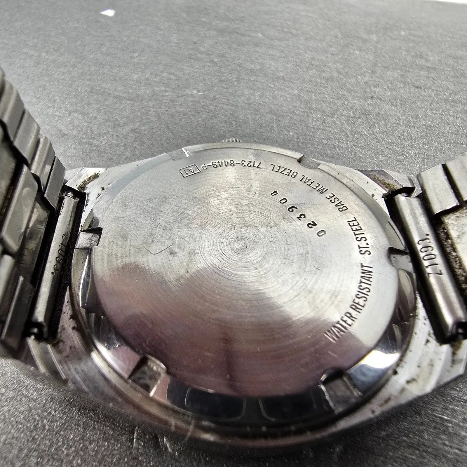 Seiko SQ Watch Men 35mm Silver Dial Two Tone Daydate Round 7123-8449 PARTS10