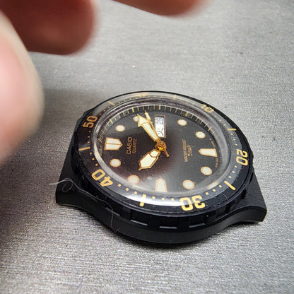Casio MRW81 Dive Watch Men 37mm Black Dial Black Tone Daydate Round NOS New Bat4