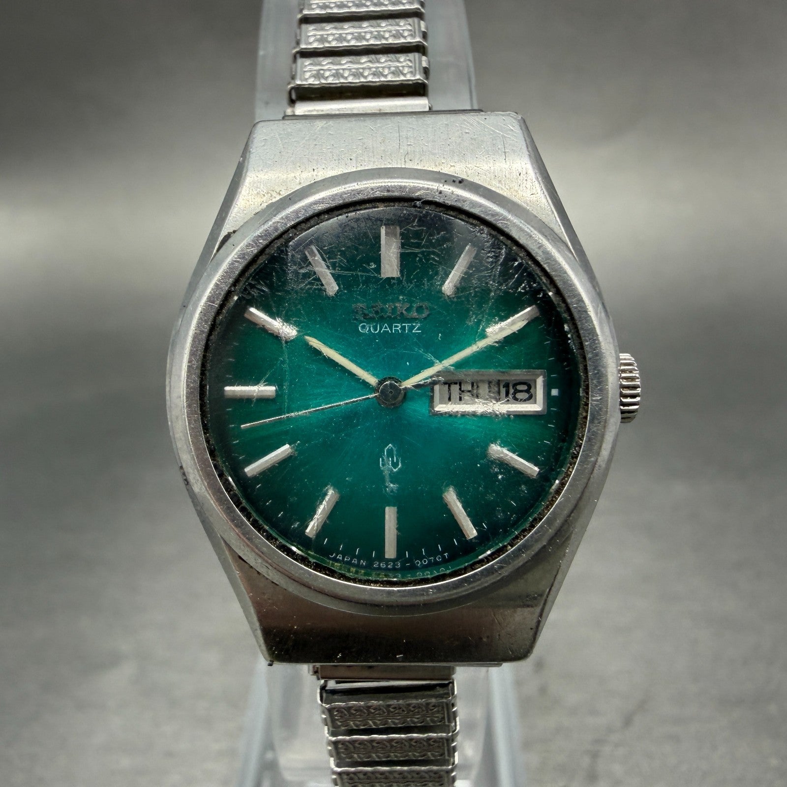 Seiko Watch Women 25mm Green Dial Silver Tone Daydate 2623-0070 New Battery0
