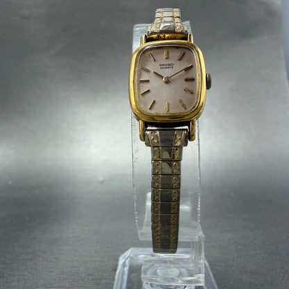 Seiko Tank Watch Women 17mm Silver Dial Gold Tone 1400-6569 New Battery Vintage5