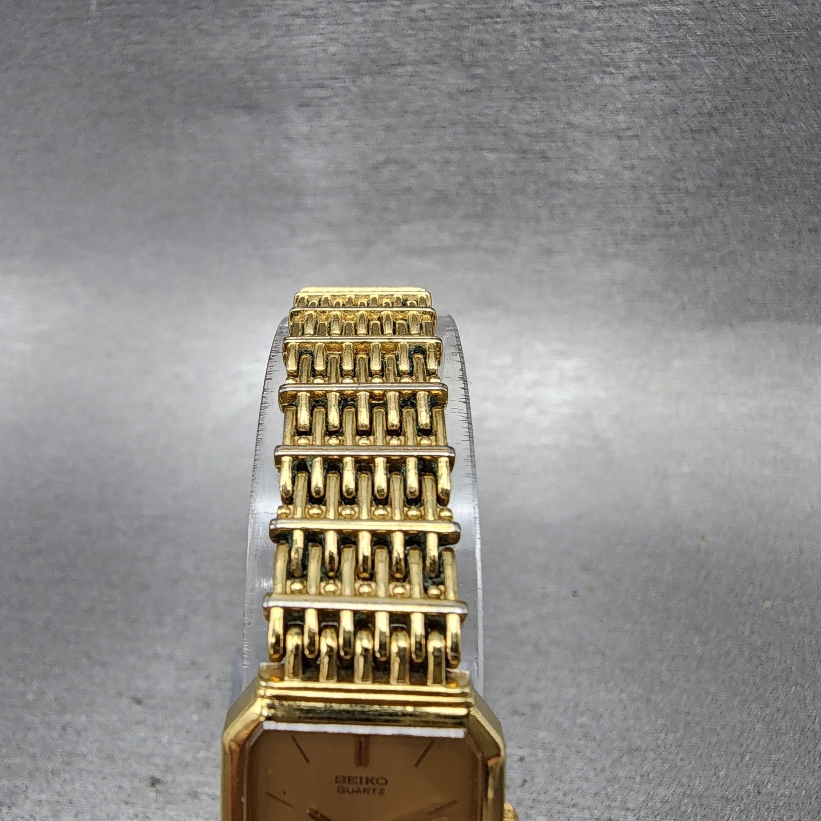 Seiko Tank Watch Women 16mm Champagne Dial Gold Tone 2c205449 New Battery4