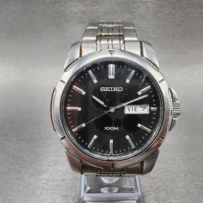 Seiko 100m Watch Men 39mm Black Dial Silver Tone Daydate Round 7n430az00