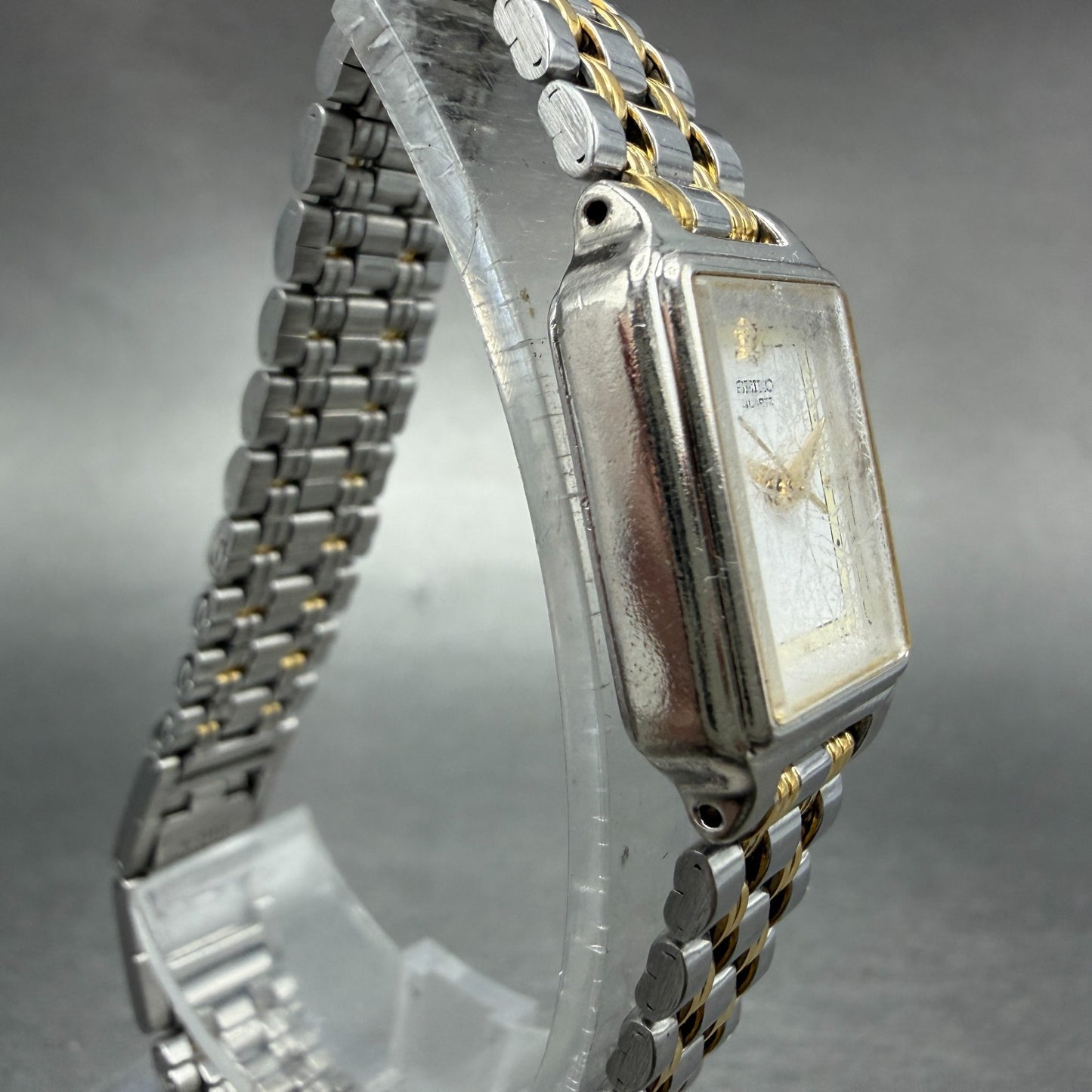 Seiko Tank Watch Women 18mm White Dial Two Tone Rectangle V401-5129 New Batt H2W3