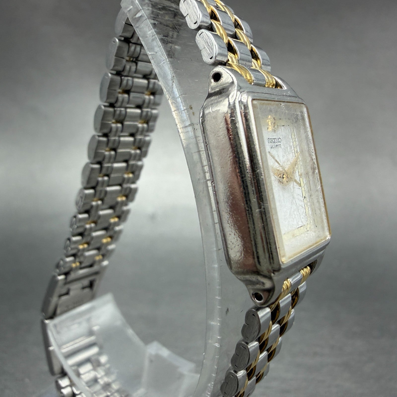 Seiko Tank Watch Women 18mm White Dial Two Tone Rectangle V401-5129 New Batt H2W3