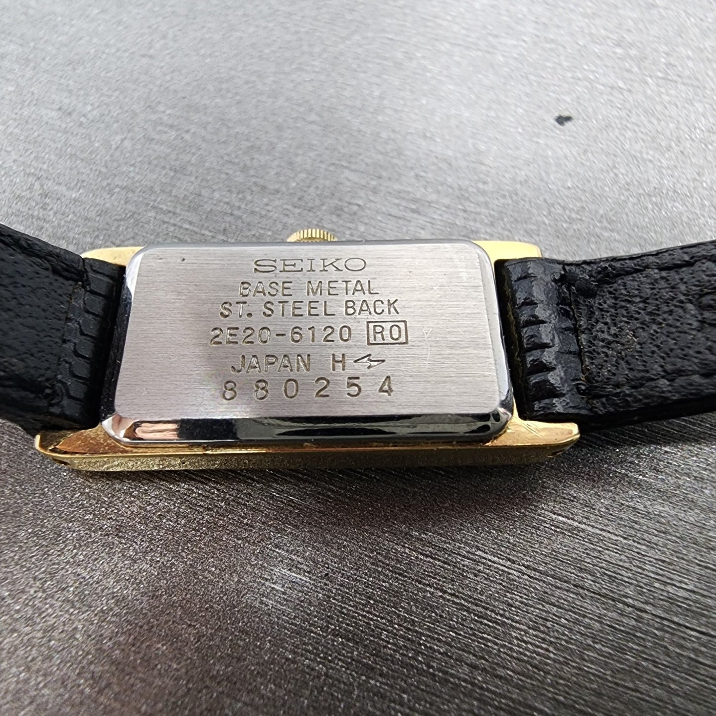 Seiko Tank Watch Women 13mm Black Dial Gold Tone Rectangle 2e206120 New Battery9