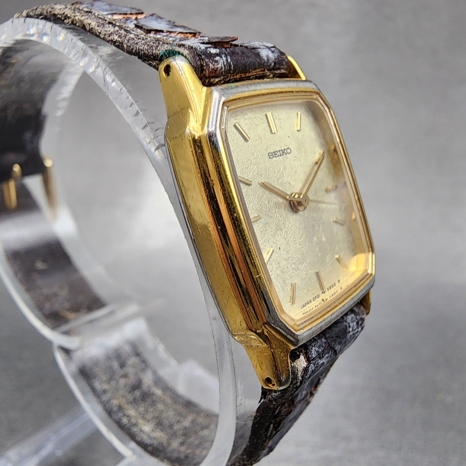 Seiko Tank Watch Women 20mm Champagne Dial Gold Tone 2p215220 New Battery3