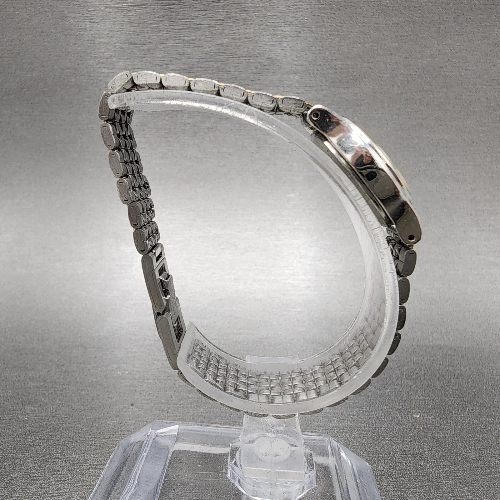 Seiko Watch Women 18mm White Dial Two Tone Oval V4015228 New Battery8