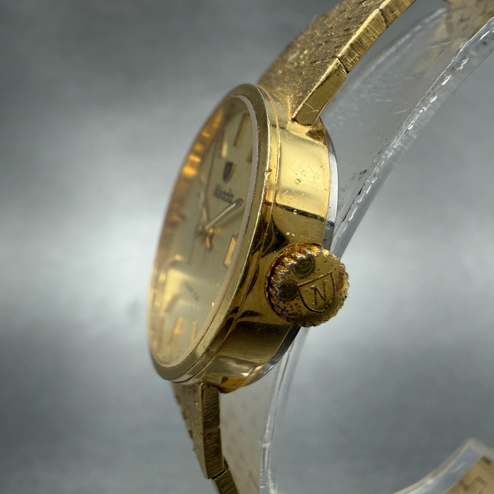 Nivada Monalisa Watch Women 24mm Gold Dial Gold Tone Date manual Wind Runs VTG2
