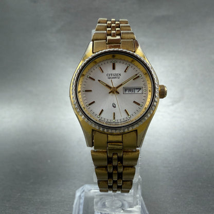 Citizen CQ Watch Women 26mm Silver Dial Gold Tone Daydate 6000-072952 NewBattery5