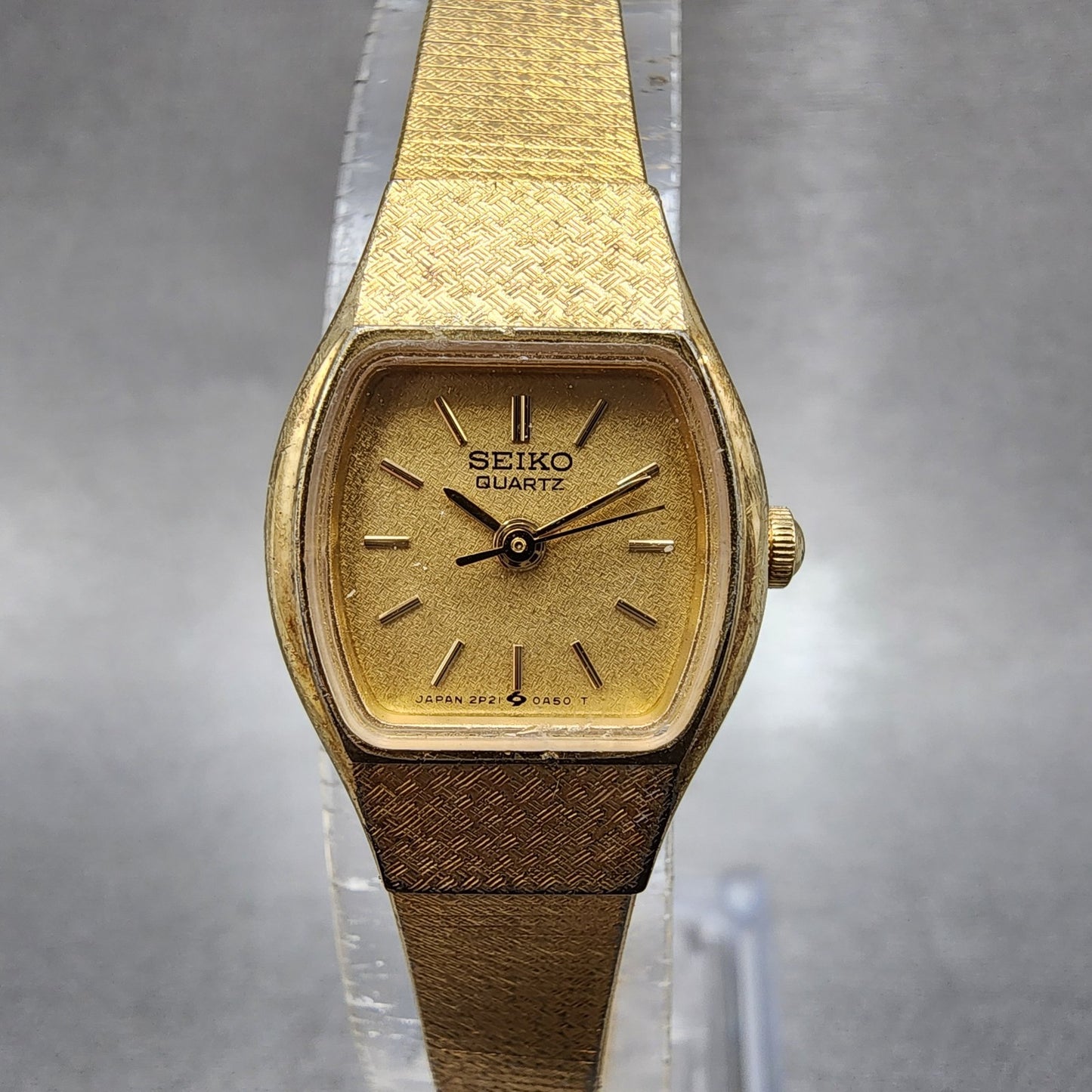 Seiko Watch Women 17mm Gold Dial Gold Tone Hexagon 2P215A29 New Battery0