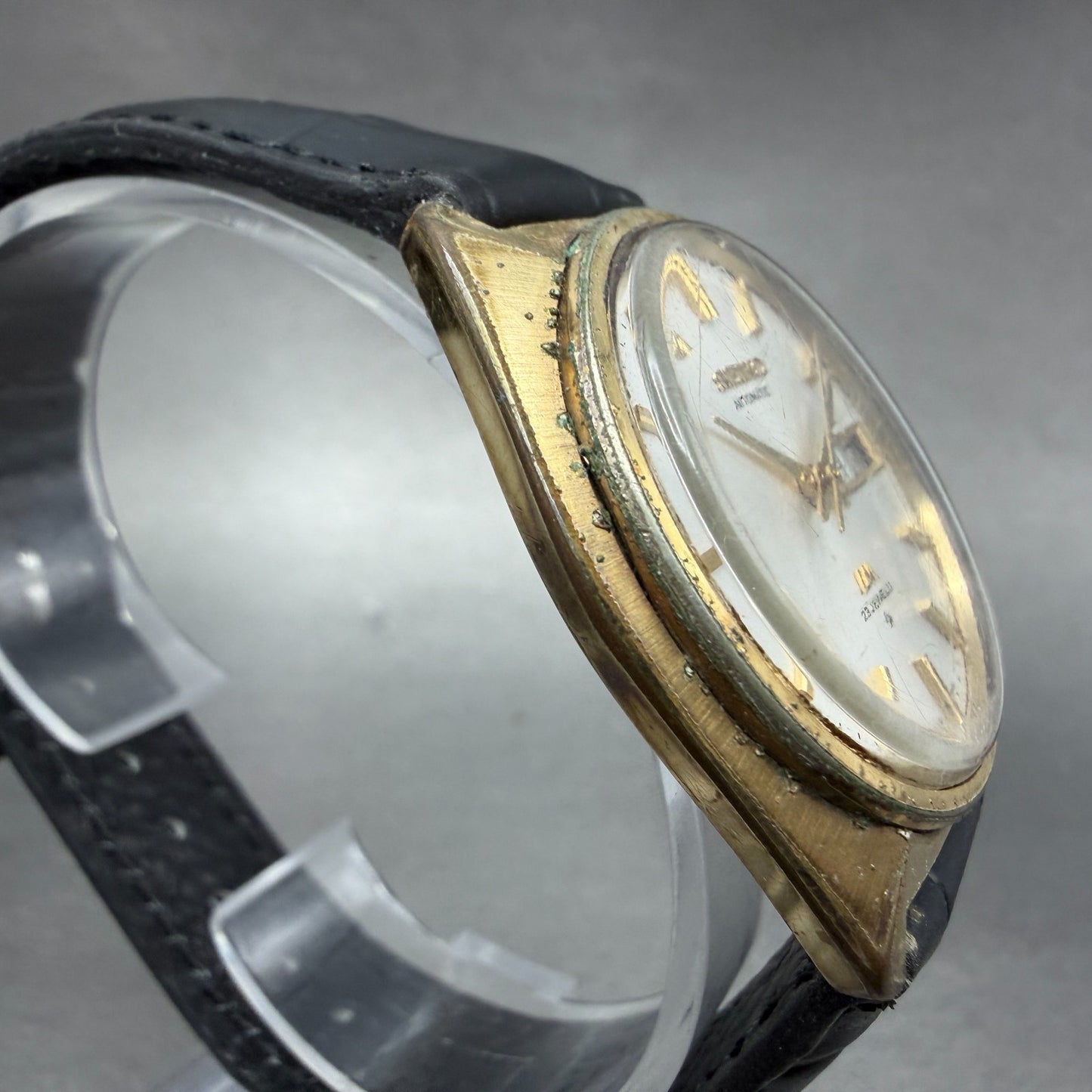 Seiko Lordmatic Watch Men 36mm Silver Dial Gold Tone Daydate 5606-7000 Runs VTG33