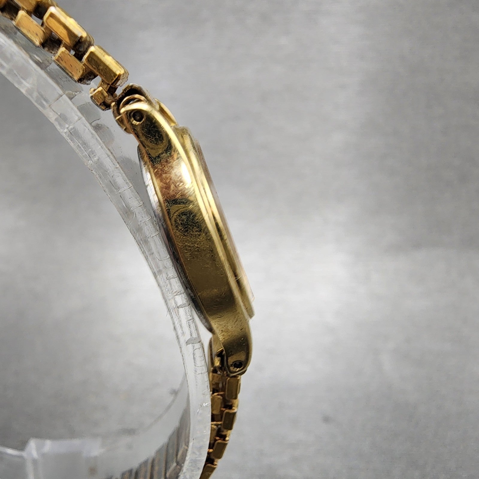 Seiko Watch Women 17mm White Dial Gold Tone Oval 2p205h20 New Battery VTG3