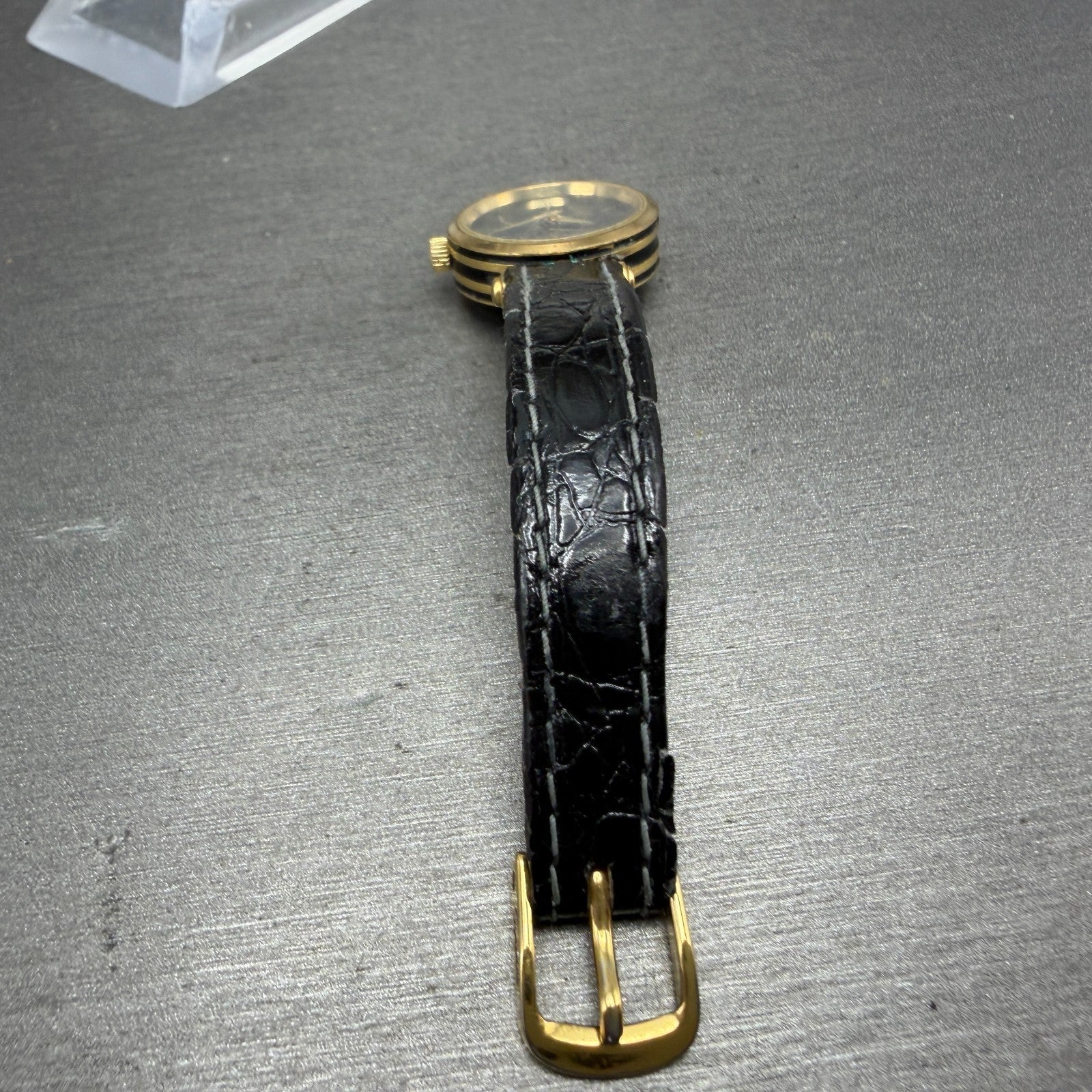Gucci 2000L Watch Women 21mm Black Dial Gold Plated Round Vintage PARTS14