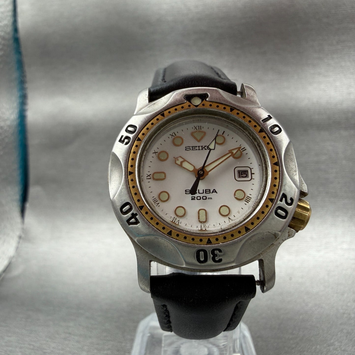 Seiko Scuba Dive Watch Women 31mm White dial Two Tone Date 3E250A10 New Battery5
