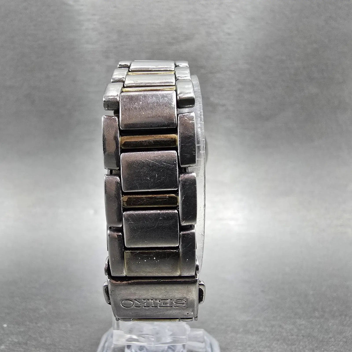 Seiko Solar Watch Women 29mm Silver Dial Two Tone Date Round V137-0BH0 Runs JP7