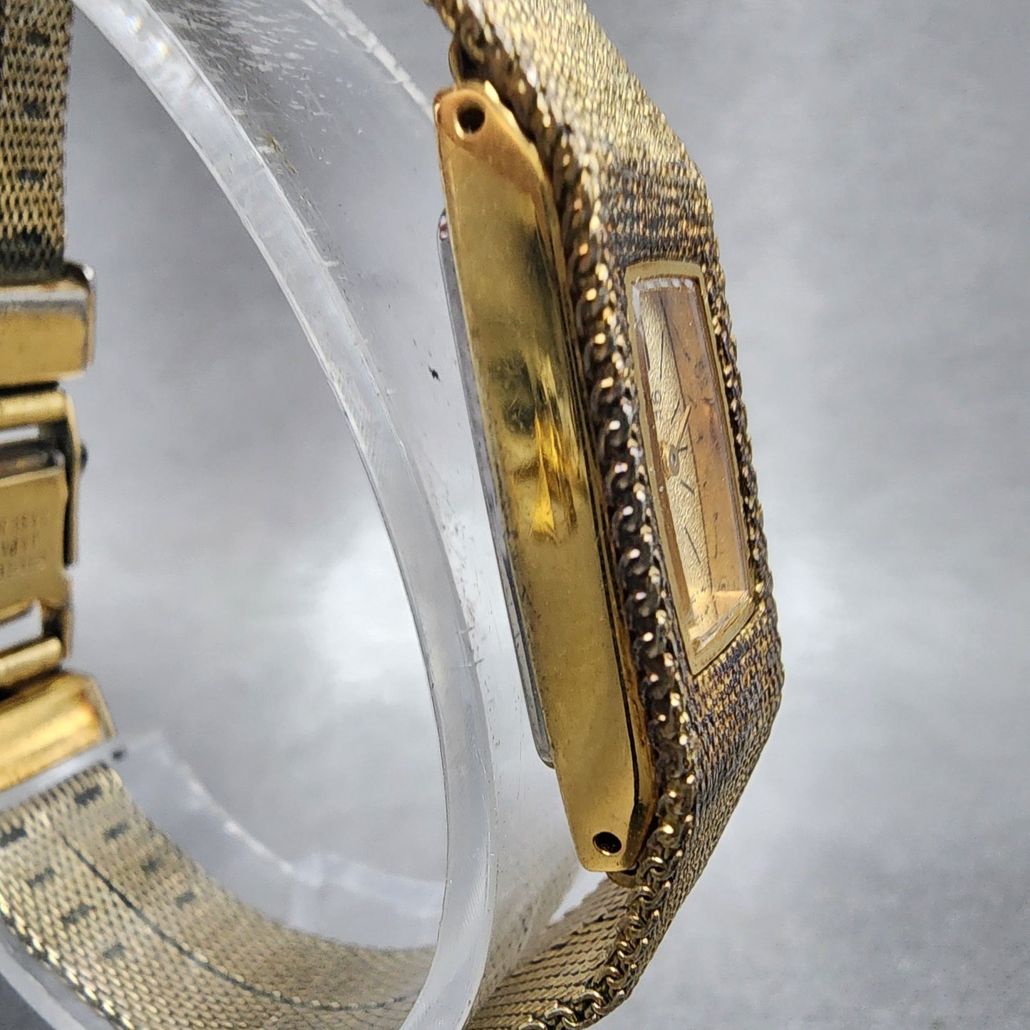 Seiko Tank Watch Women 12mm Champagne Dial Gold Tone 13205039 New Battery3