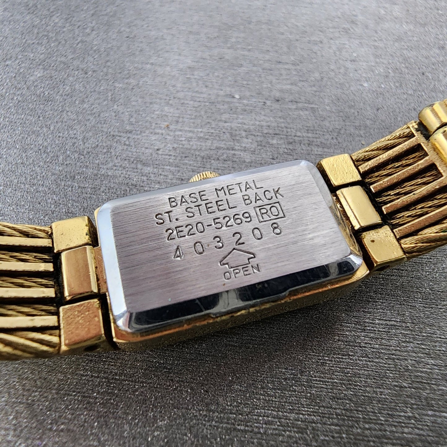 Seiko Tank Watch Women 12mm Black Dial Gold Tone 2e205269 New Battery9