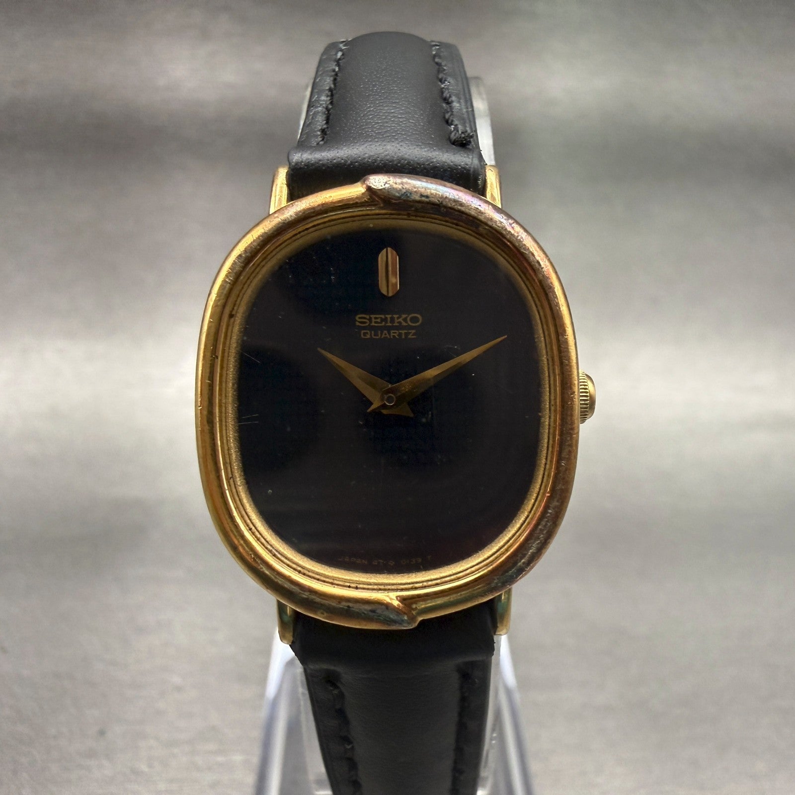 Seiko Watch Women 23mm Black Dial Gold Tone Oval 4700-5039 Vintage New Battery0