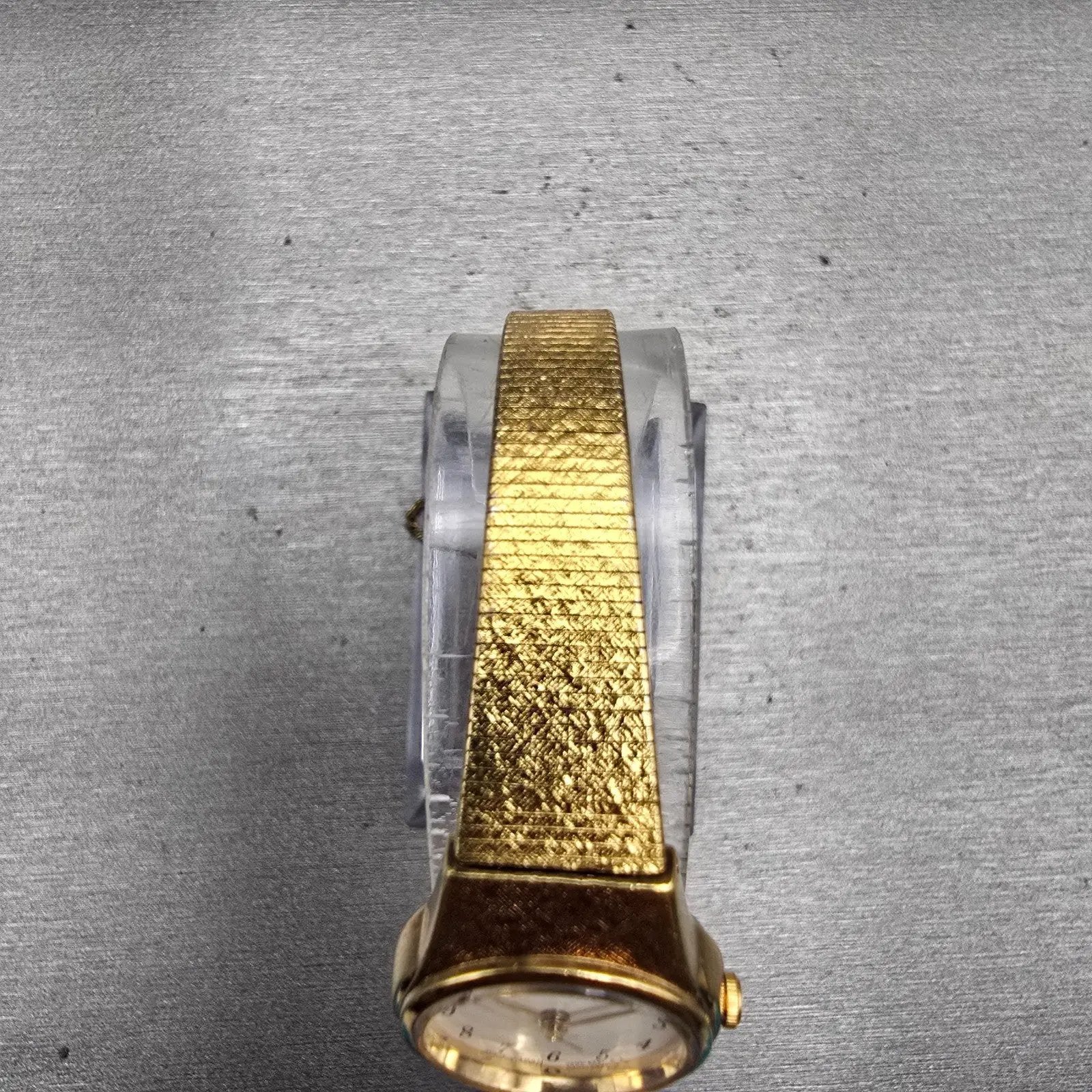 Seiko Watch Women 19mm Cream Dial Gold Tone Round V401-1819 New Battery Vintage4