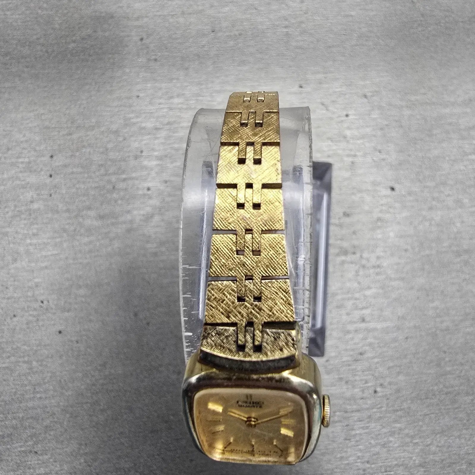 Seiko Watch Women 16mm Gold Dial Gold Tone Rectangle 1400-7619 New Battery VTG4