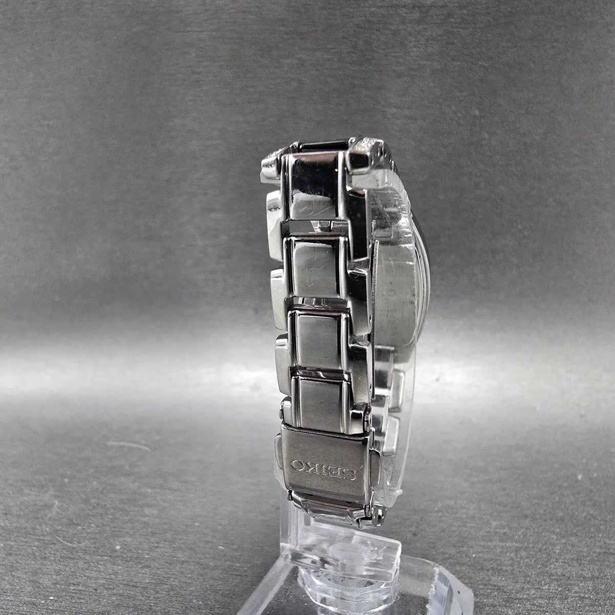 Seiko Solar Watch Women 19mm Black Dial Black Silver Crystal Bezel V115-0AY07