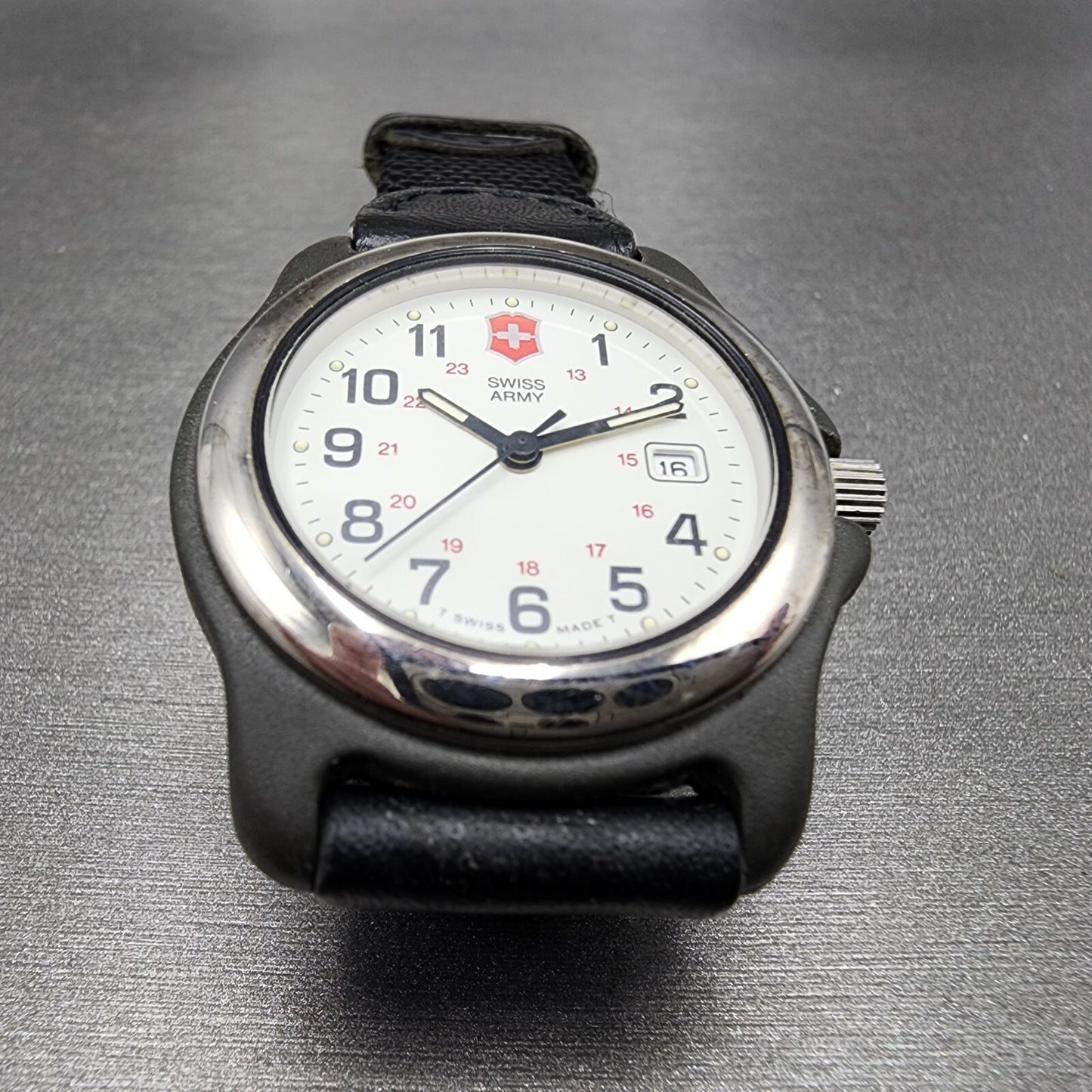 Vistorinox Swiss Army Watch Women 33mm White Dial Black Tone Date READ!! New Bat4