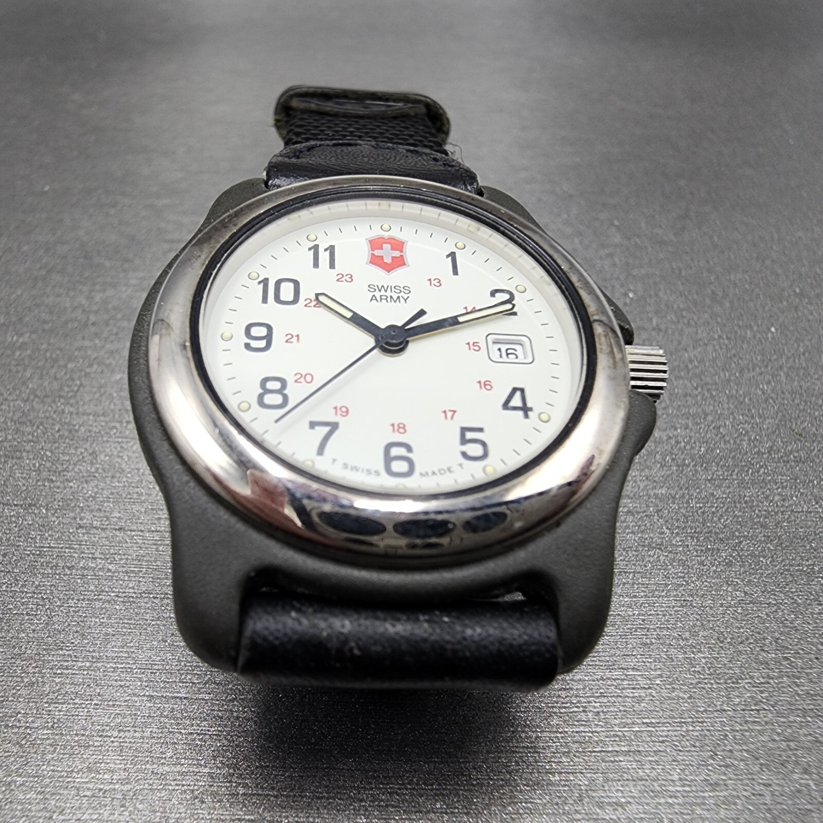 Vistorinox Swiss Army Watch Women 33mm White Dial Black Tone Date READ!! New Bat4