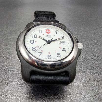Vistorinox Swiss Army Watch Women 33mm White Dial Black Tone Date READ!! New Bat4