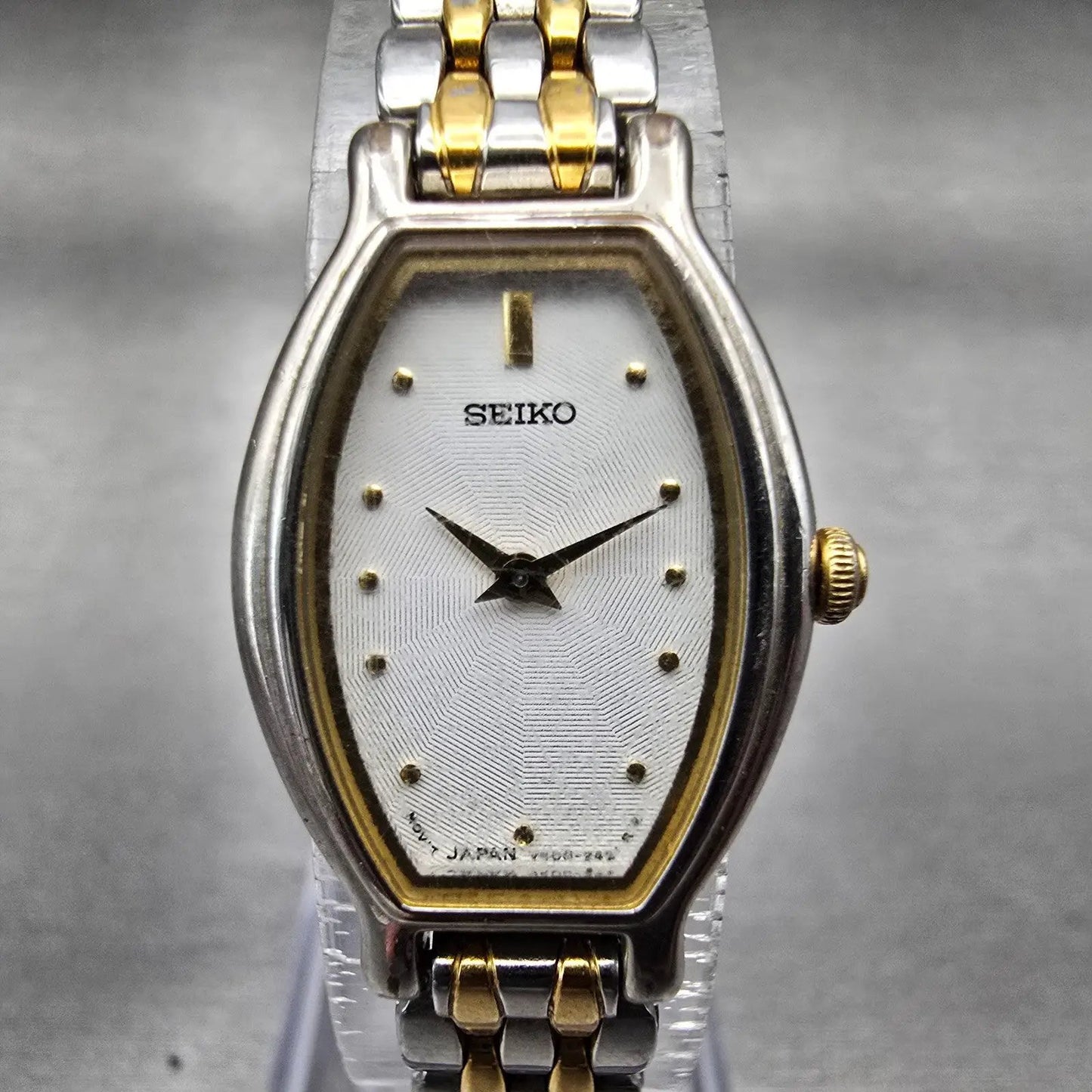 Seiko Watch Women 17mm White Dial Two Tone Oval V400-5789 New Battery Vintage1