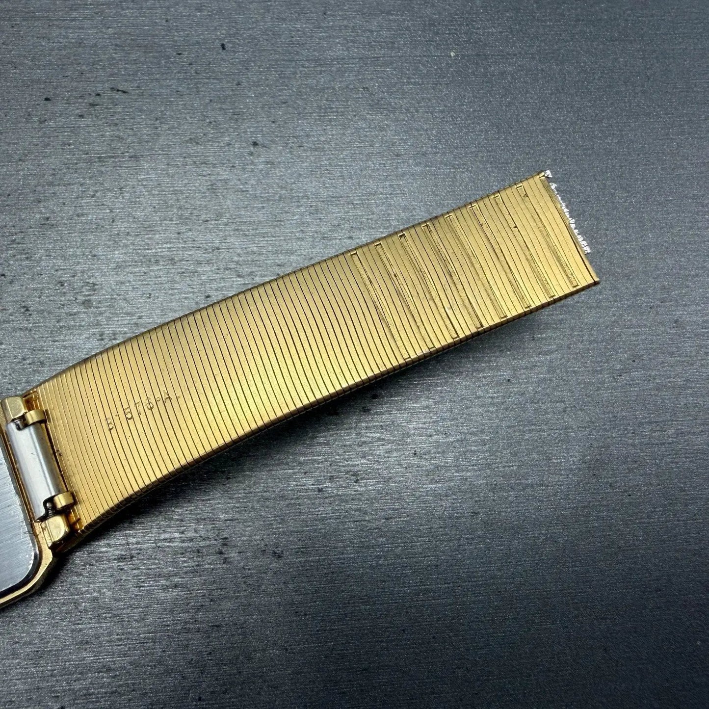 Seiko Tank Watch Men 25mm Silver Dial Gold Tone Rectangle READ! 5Y30-5B49 NewBat15