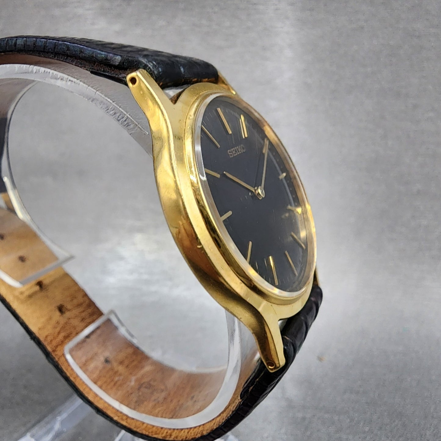 Seiko Watch Men 34mm Black Dial Gold Tone Round V7008A10 Leather PARTS4