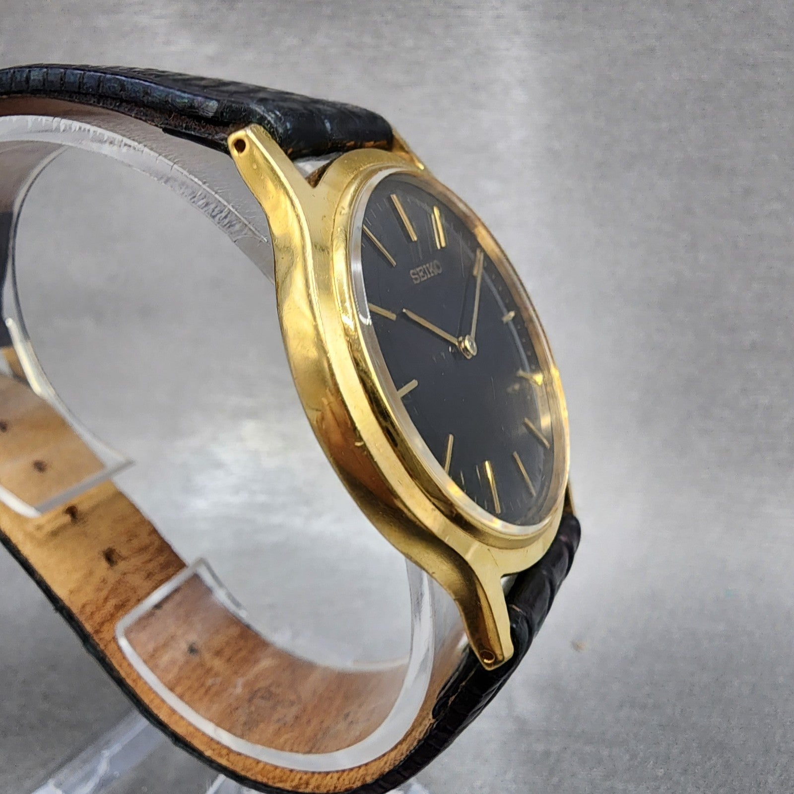 Seiko Watch Men 34mm Black Dial Gold Tone Round V7008A10 Leather PARTS4