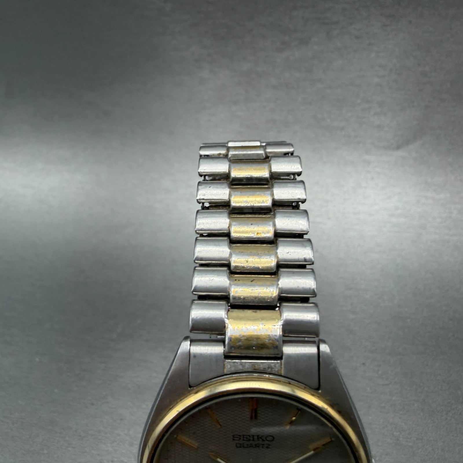 Seiko SQ Watch Men 35mm Silver Dial Two Tone Date Round 5Y22-8A08 New Battery VB4