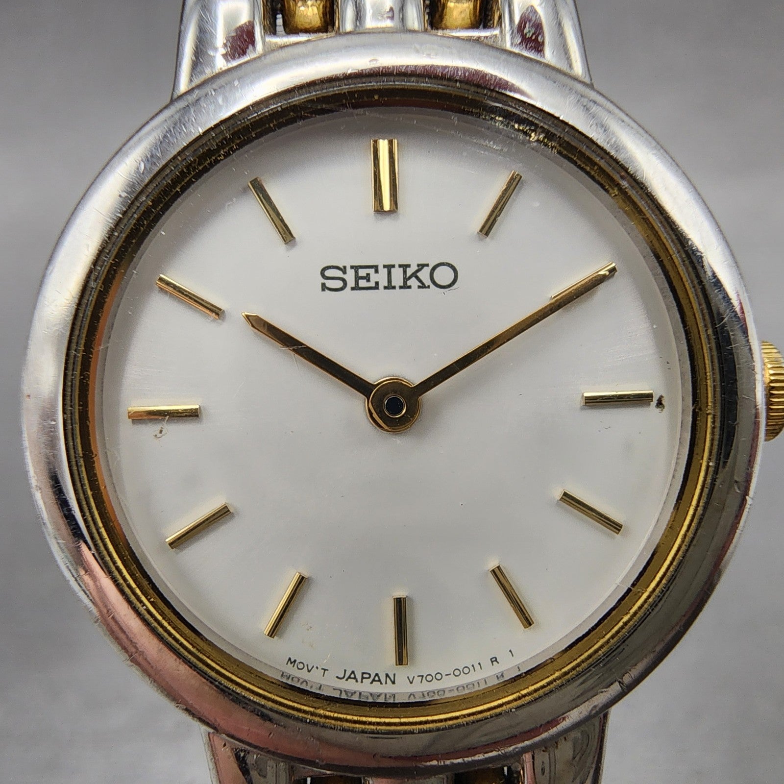 Seiko Watch Women 24mm Silver Dial Two Tone Round V7006379 New Battery1