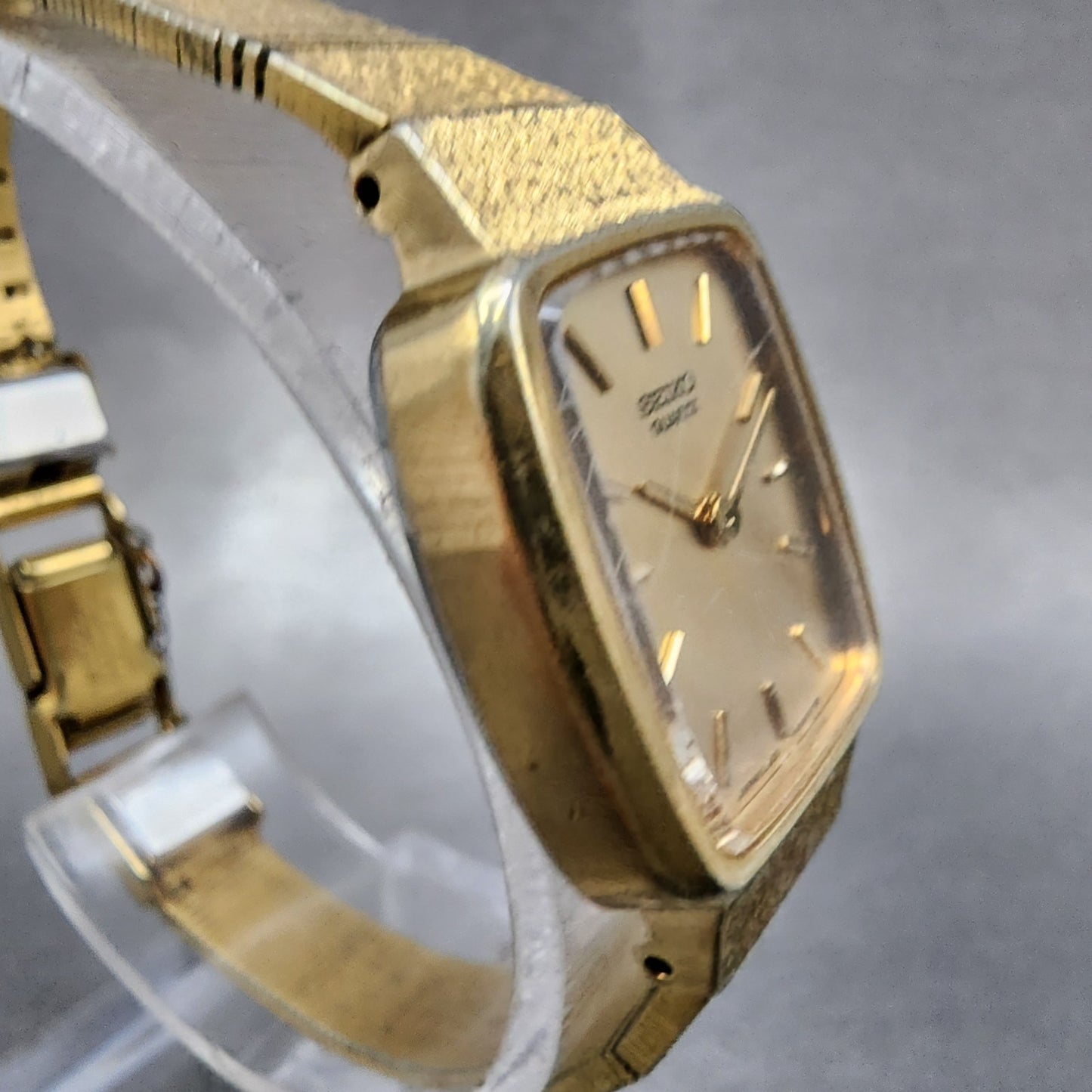 Seiko Tank Watch Women 18mm Gold Dial Gold Tone Rectangle 23205229 New Battery3