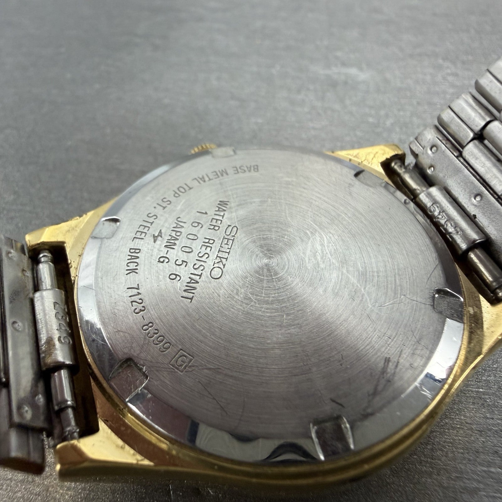 Seiko SQ Watch Men 35mm Brown Dial Gold Tone Daydate Round 7123-8339 NewBat RAED9