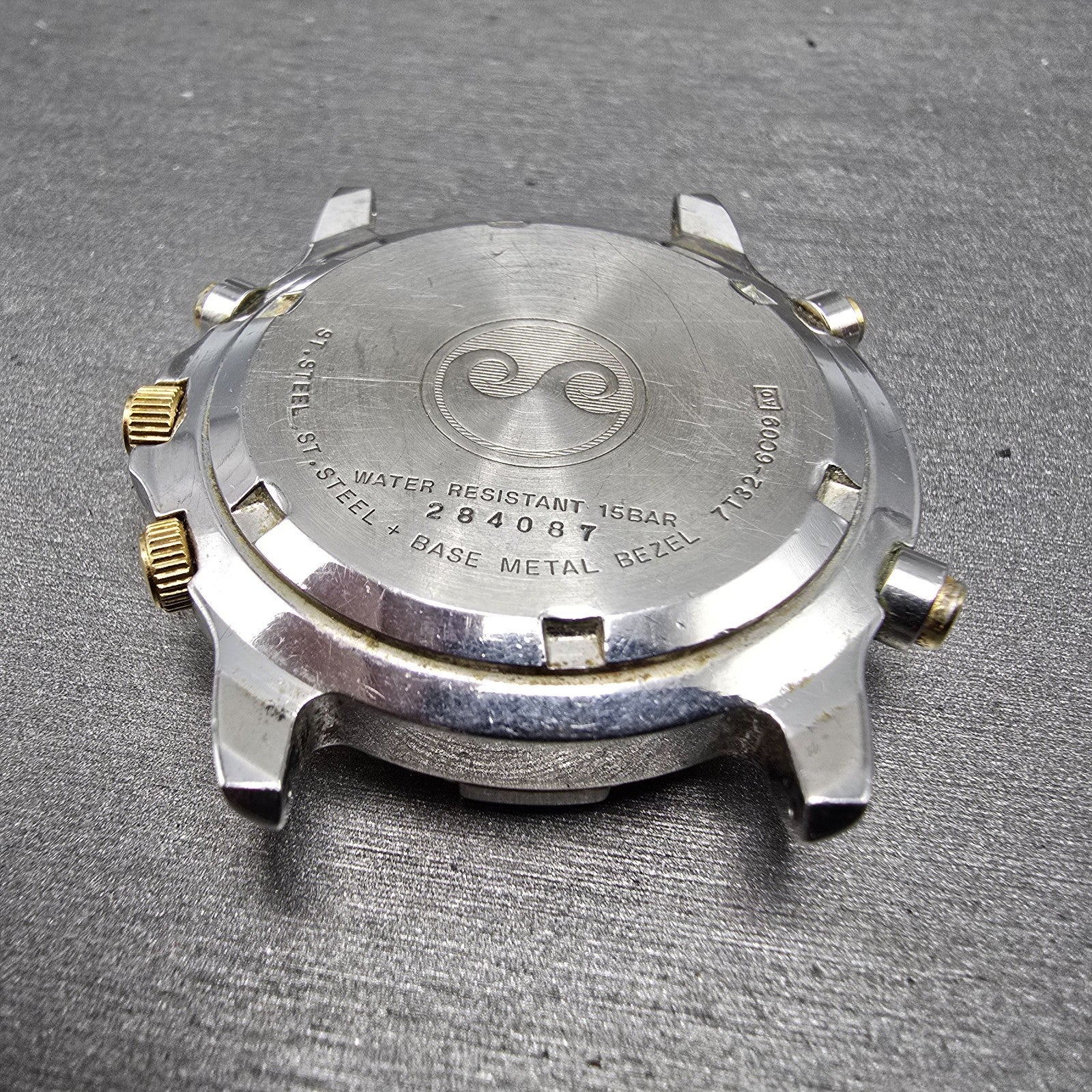 Seiko Sports 150 Chronograph Watch Men 40mm Gray Dial Two Tone Date Round PARTS10