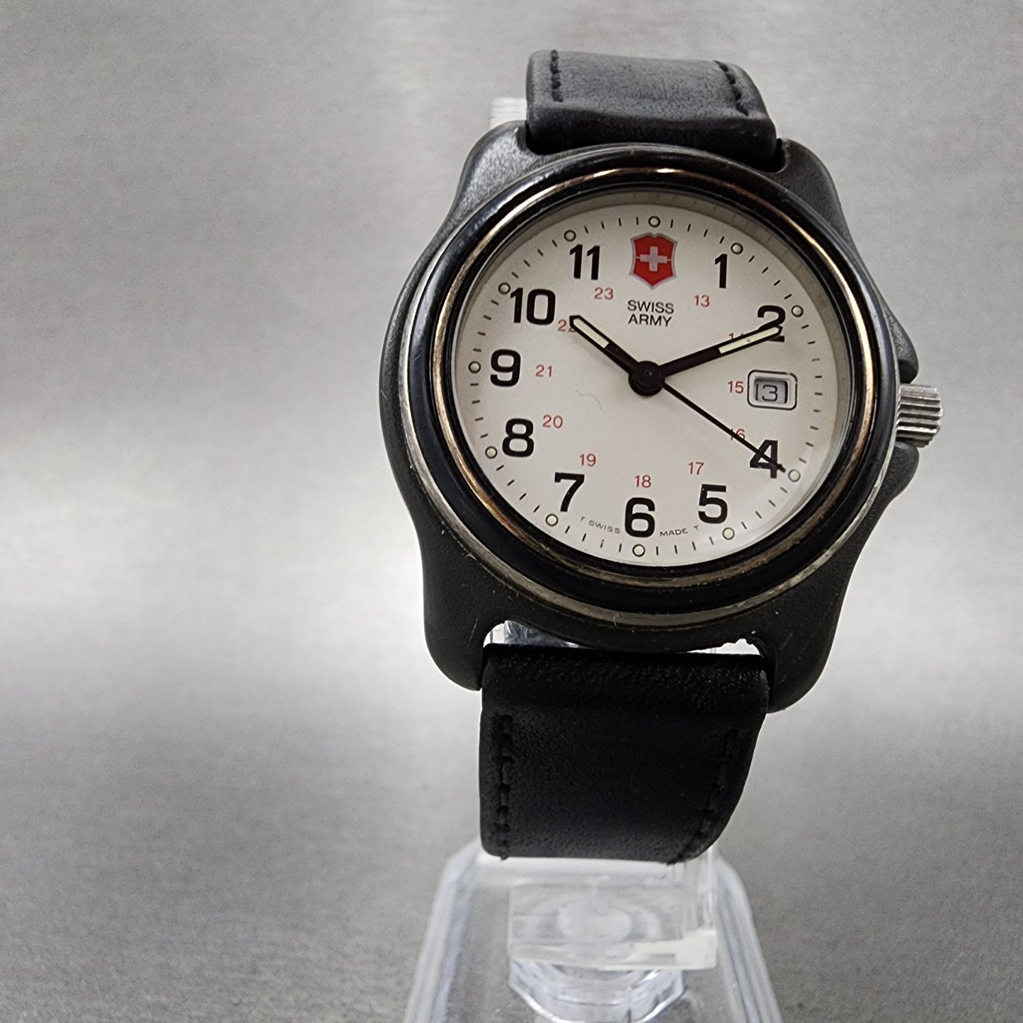Victorinox Swiss Army Watch Women 33mm White Dial Black Tone Round New Battery5