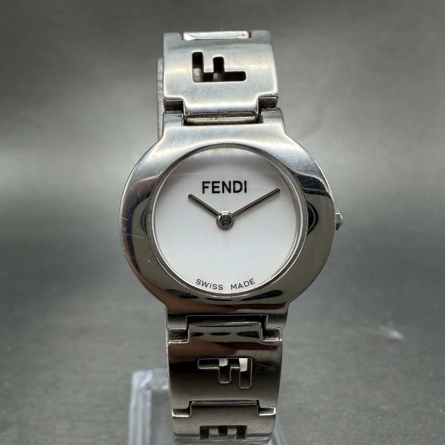 Fendi 3050L Watch Women 24mm White Dial Steel Round Swiss New Battery0