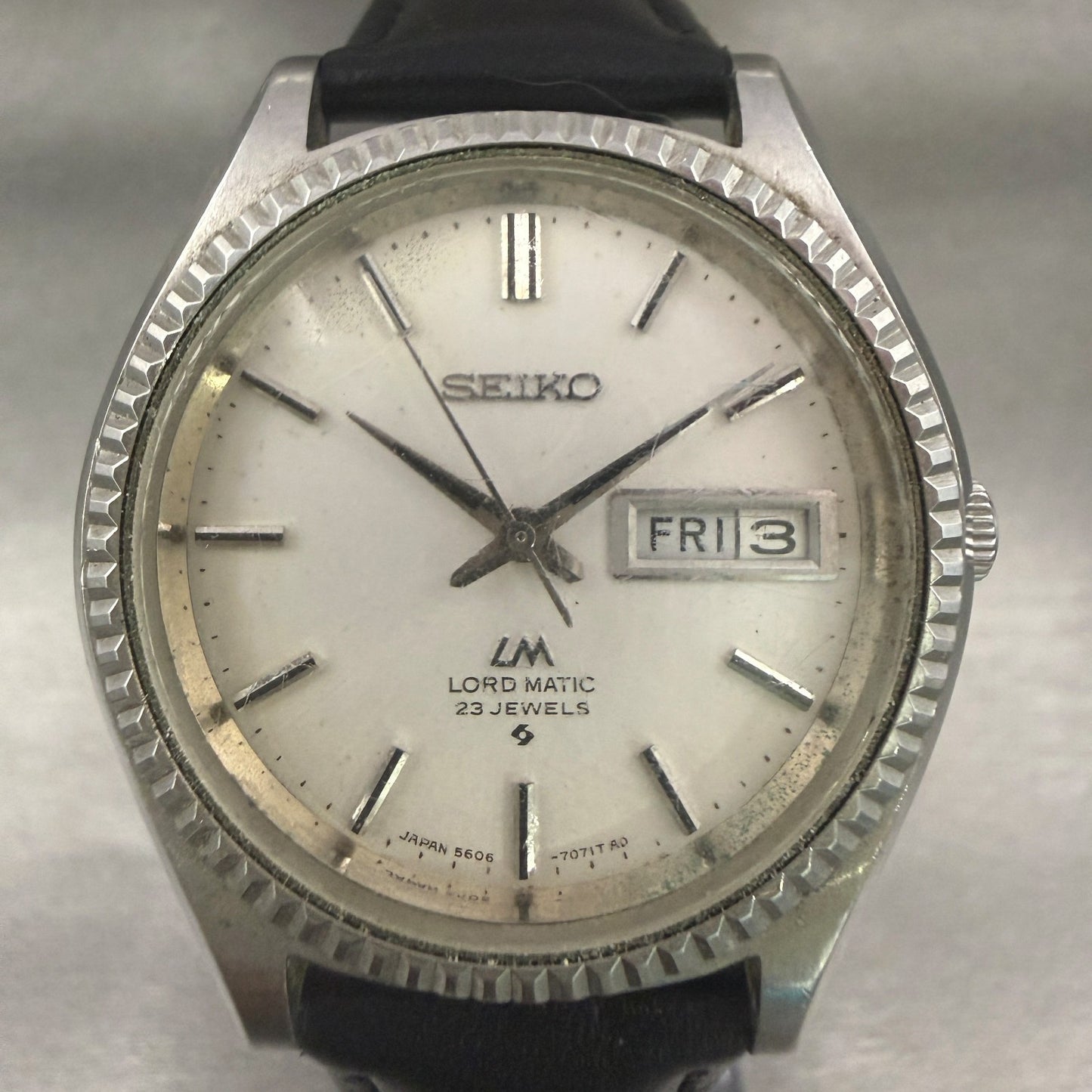 Seiko Lord Matic Watch Men 38mm Silver Dial Silver Tone Daydate Round 5606-70801