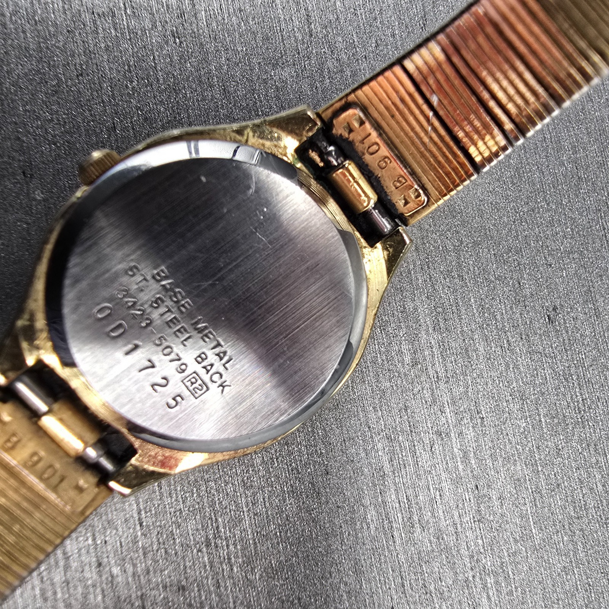 Seiko SQ Watch Women 23mm Gold Dial Gold Tone Daydate 3423-5079 New Battery10